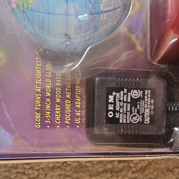 LAST CHANCE! Electro Magnetic Levitating Globe - Picture 5 of 6